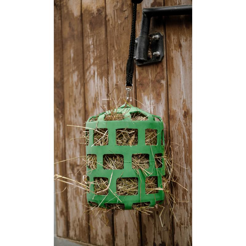 Slow Feeder With Rope