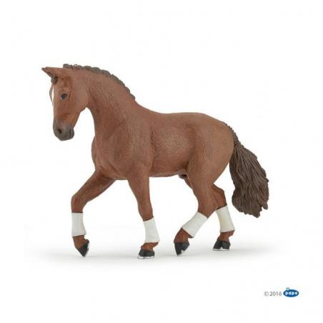 Caballo hannoveriano alazán PAPO